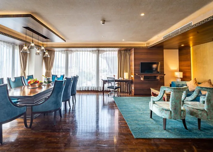 Hotel Ramada By Wyndham Dhumbarahi 5*