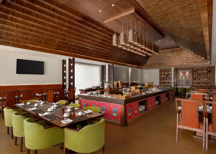 Hotel Ramada By Wyndham Dhumbarahi 5*